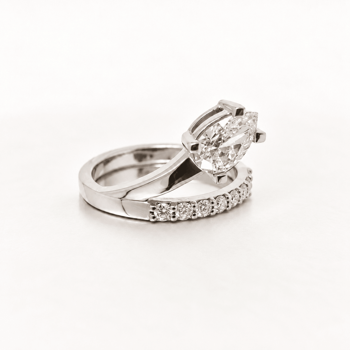 Lotus | Anello Oro 18K e Diamante Lab-Grown - Myoh Jewelry