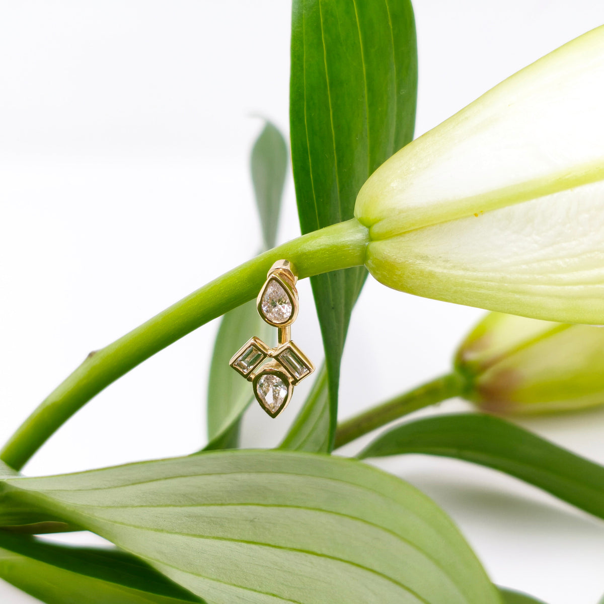 Orecchino Eden Seed con Ear Charm Vine MyOh in oro 18k e diamanti lab-grown